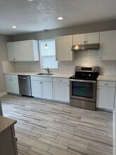 823-823 Hickory St in St. Joseph, MO - Building Photo - Building Photo