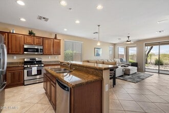 41112 N Prestancia Way in Anthem, AZ - Foto de edificio - Building Photo