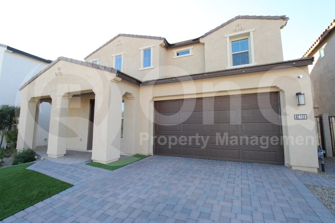 18312 N 65th Pl in Phoenix, AZ - Building Photo
