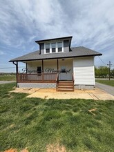 17 W Oak Ridge Dr in Hagerstown, MD - Building Photo - Building Photo