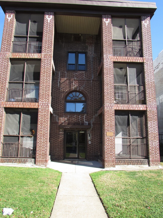 property at 2111 Park Ave