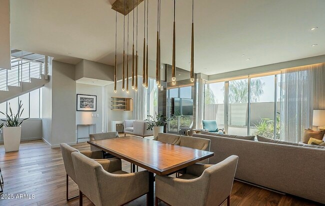 property at 5455 E Lincoln Dr