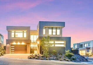 10718 Desert Hts Ave in Las Vegas, NV - Building Photo - Building Photo