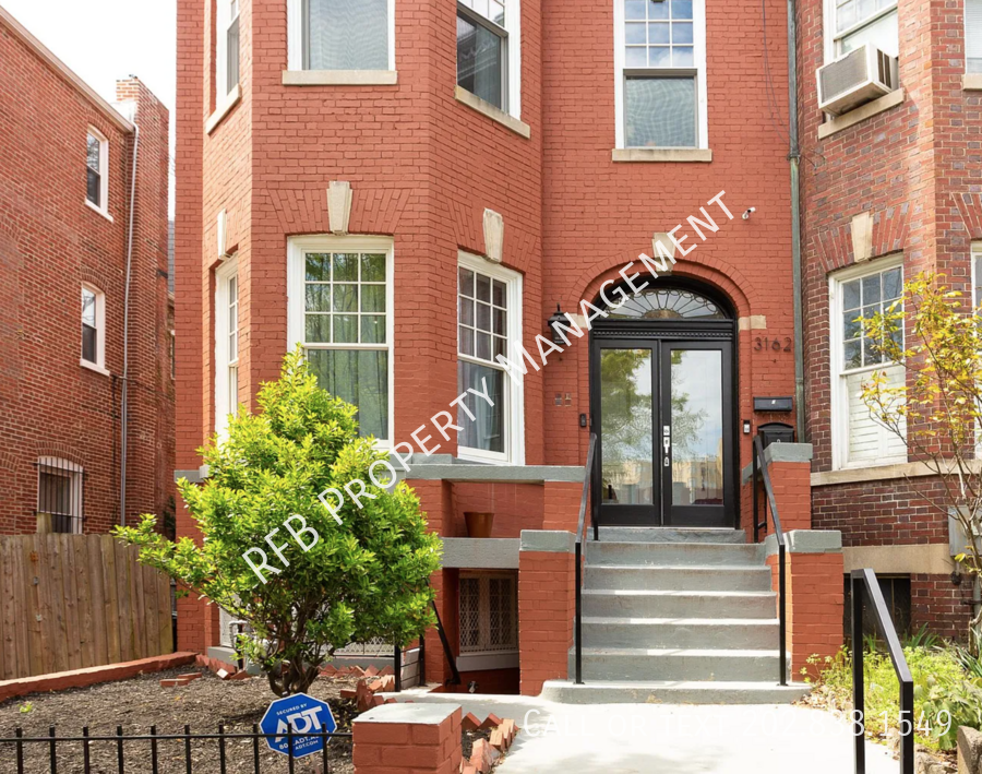 3162 17th St NW in Washington, DC - Building Photo