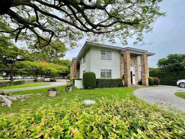 property at 5099 Ponce de Leon