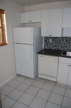 1334 Collins Ave in Miami Beach, FL - Building Photo - Building Photo