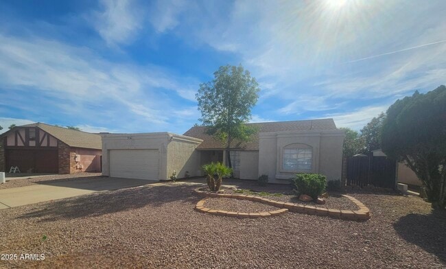 5523 W Yucca St in Glendale, AZ - Foto de edificio - Building Photo
