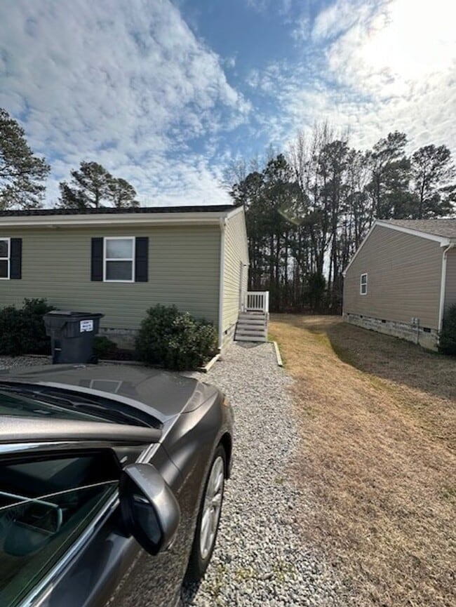 property at 1302 Moses Ln