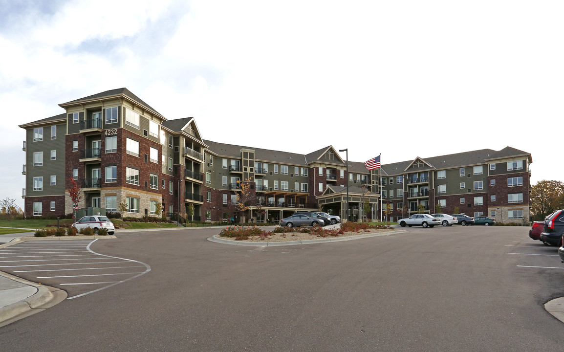 Eagan Pointe Senior Living in Eagan, MN - Foto de edificio