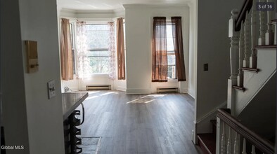285.5 Hudson Ave-Unit -Apt 3 in Albany, NY - Building Photo - Building Photo