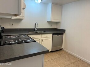 2028 W Lawrence Rd in Phoenix, AZ - Building Photo - Building Photo