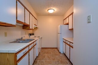 3230 John Hinkle Pl in Bloomington, IN - Building Photo - Building Photo