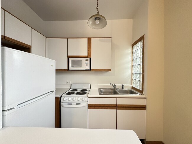638 W Barry Ave in Chicago, IL - Building Photo - Building Photo
