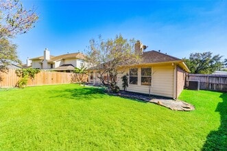 9822 Memorial Crossing Dr in Tomball, TX - Building Photo - Building Photo