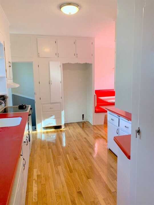 95 Cedar St, Unit 2 in Somerville, MA - Building Photo