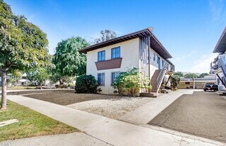 5700 Corbett St in Los Angeles, CA - Building Photo