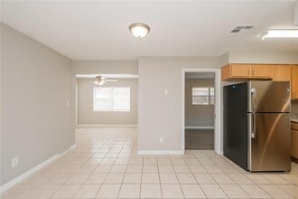 1906 E North Bay St in Tampa, FL - Building Photo - Building Photo