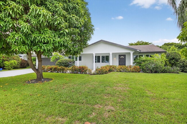 4599 Brady Blvd in Delray Beach, FL - Building Photo - Building Photo