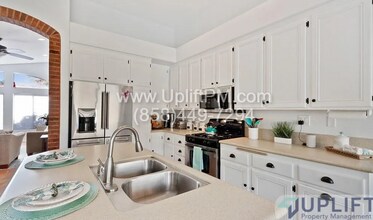 1016 Honeysuckle Dr in San Marcos, CA - Building Photo - Building Photo