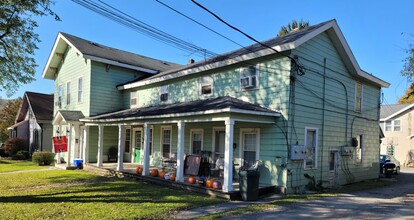 16 Genesee St in Camillus, NY - Building Photo - Building Photo