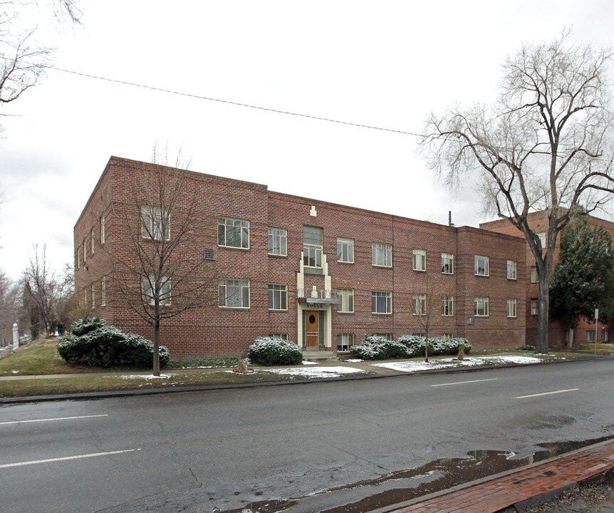 The Vogue Apartments in Denver, CO - Building Photo