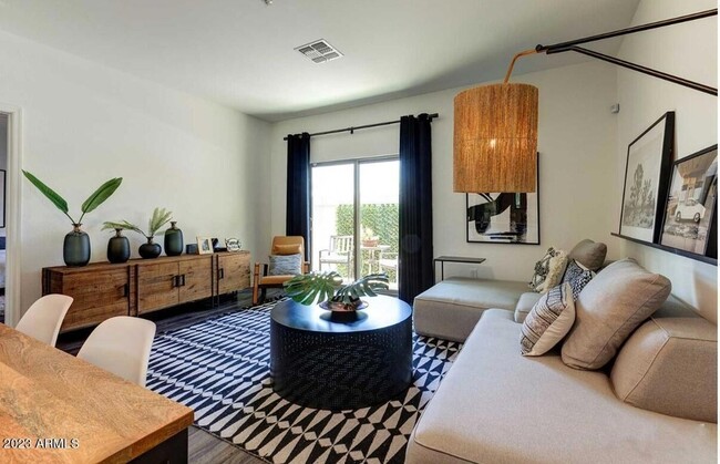 35035 N North Vly Pkwy, Unit 2 in Phoenix, AZ - Building Photo - Building Photo