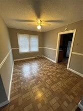 207 Newell Dr in Ferguson, MO - Foto de edificio - Building Photo