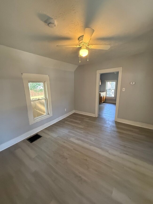 2524 Oakdale Ave in Lorain, OH - Building Photo - Building Photo