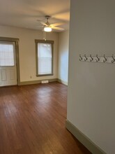 369 Dubuque St in Manchester, NH - Foto de edificio - Building Photo