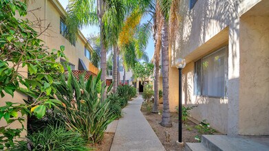 129 Marguerita Ave in Santa Monica, CA - Foto de edificio - Building Photo