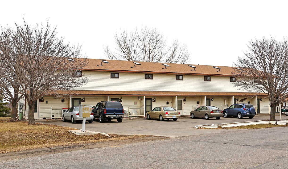 Jen's Rivervue Apartments in Monticello, MN - Building Photo