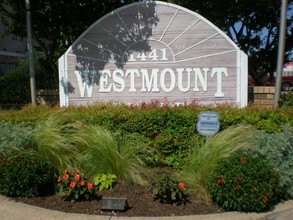 Westmount Place Apartments in Dallas, TX - Building Photo - Building Photo