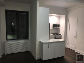 NO FEE Studio in Midtown East! Won't Stay in New York, NY - Building Photo - Building Photo