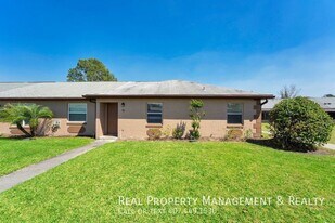 39 Las Brisas Way in Kissimmee, FL - Building Photo