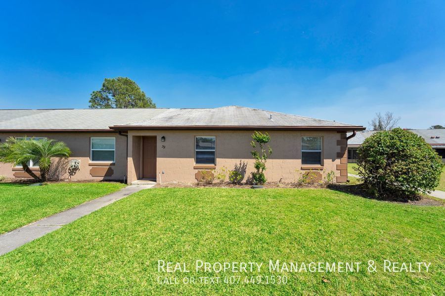 39 Las Brisas Way in Kissimmee, FL - Building Photo