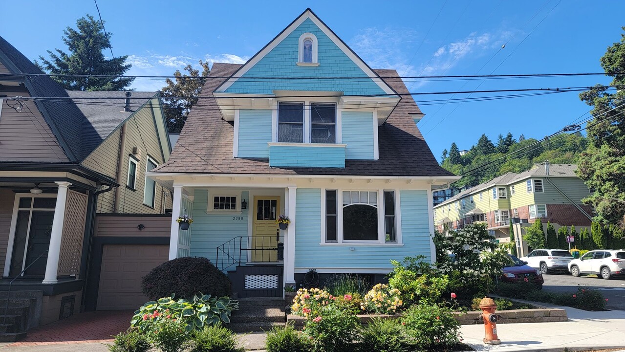 2388 NW Kearney St in Portland, OR - Building Photo