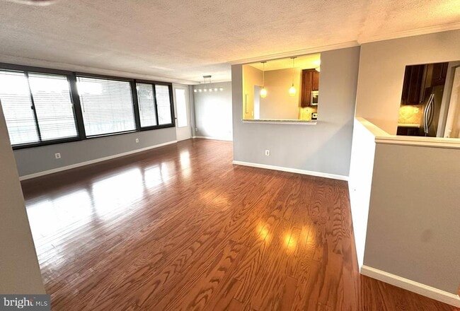 property at 5500 Holmes Run Pkwy