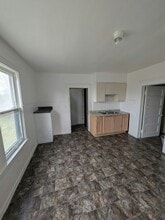 1187 E 61st St in Cleveland, OH - Building Photo - Building Photo