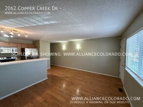 2062 Copper Creek Dr in Colorado Springs, CO - Foto de edificio - Building Photo