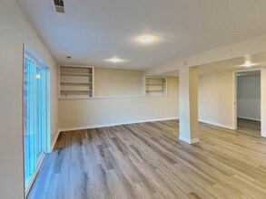 7736 Halleys Dr in Littleton, CO - Foto de edificio - Building Photo