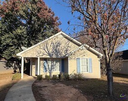 126 Kensington Cir in Warner Robins, GA - Building Photo