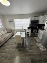 10245 SW 37th Terrace in Miami, FL - Building Photo - Building Photo