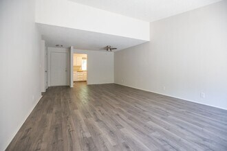 1021 Swingwood Dr NE in Keizer, OR - Building Photo - Building Photo