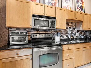 521 S 7th St, Unit 22 in Minneapolis, MN - Foto de edificio - Building Photo