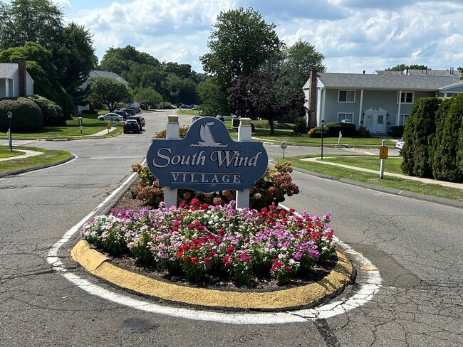 60 Carriage Path S in Milford, CT - Building Photo - Building Photo