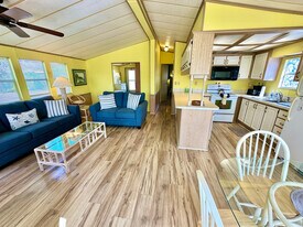 723 Nettles Blvd, Unit SI ID1537495P in Jensen Beach, FL - Building Photo