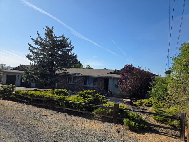 property at 4151 Tara St