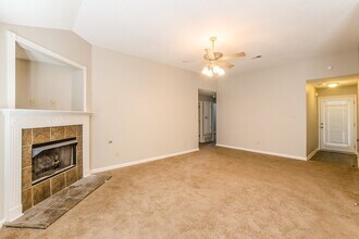 40 Spring Valley Dr in Oakland, TN - Building Photo - Building Photo