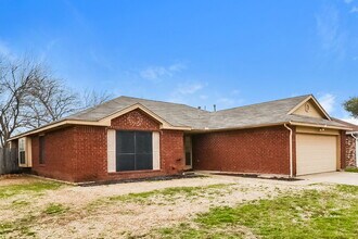 6612 Hightower Dr in Watauga, TX - Building Photo - Building Photo