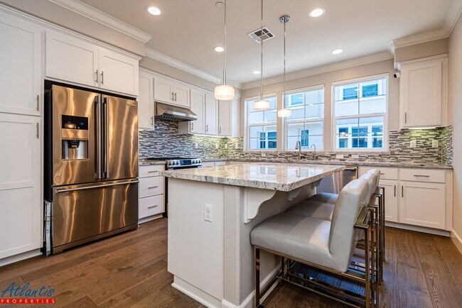 property at 106 Maidenhair Ter